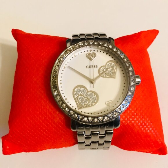 Guess Crystal Hearts Ladies Silver Tone Bracelet Watch Wrist Size 6" - Picture 3 of 5